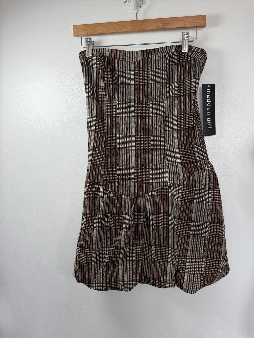 Madden Girl Womens M Brown Plaid Strapless Mini Dress Drop Waist Ruffle NWT - Picture 2 of 6